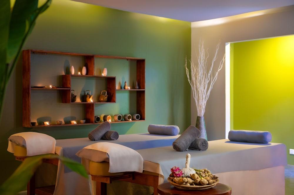 Heritage Suites Hotel Siem Reap Buitenkant foto